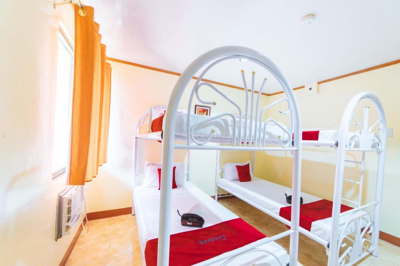 Reddoorz Near Golden Sarok Shrine Hotel Kalibo Exterior photo