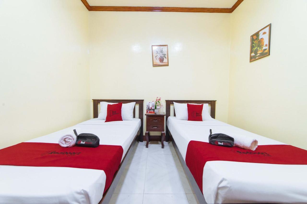 Reddoorz Near Golden Sarok Shrine Hotel Kalibo Exterior photo